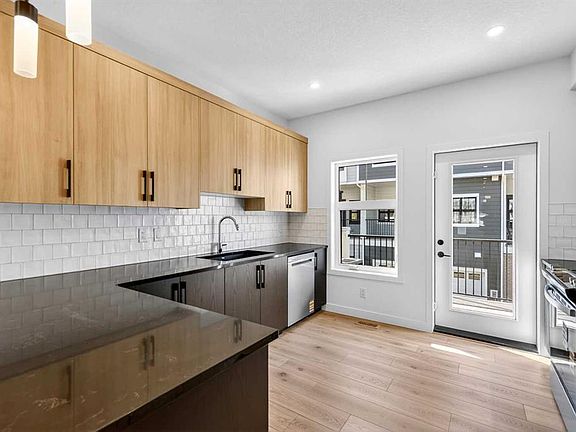 5th image of 179 N Mahogany Gdns SE