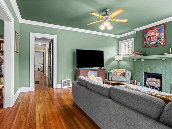 4th image of 859 Virginia Cir NE