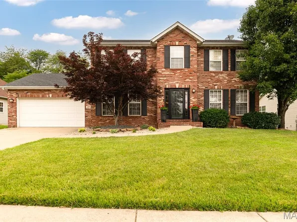 2053 Pinehurst Way, Maryville, IL 62062