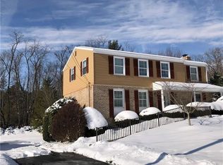 112 Farmington Dr, Butler, PA
