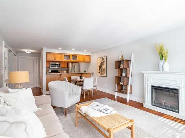 25 N Broadway Street #301, Tacoma, WA 98403
