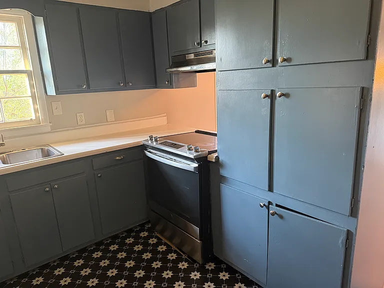 101 College Cir — Photo 4
