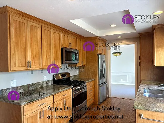 637 Tarrytown Ct — Photo 5