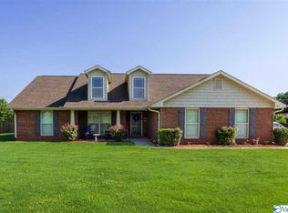 107 Cedar Court Ln, Huntsville, AL 35811