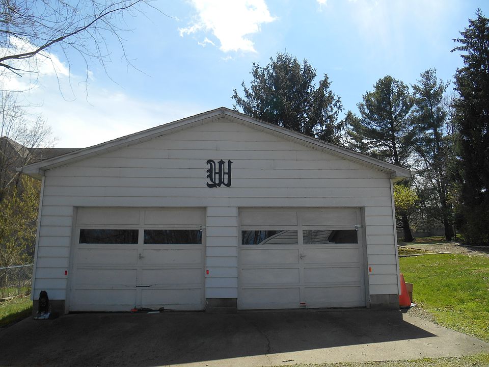 2nd image of 371 Ralph St