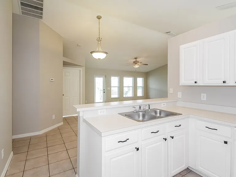 4213 Berkeley Dr — Photo 6