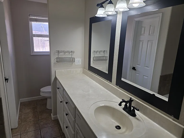 5906 Valencia Ave — Photo 13