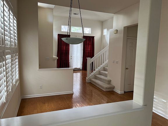 5th image of 202 Everett Ave
