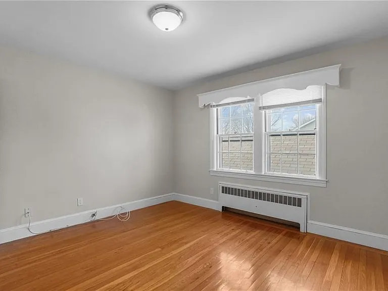 196 Wardlaw Ave — Photo 11