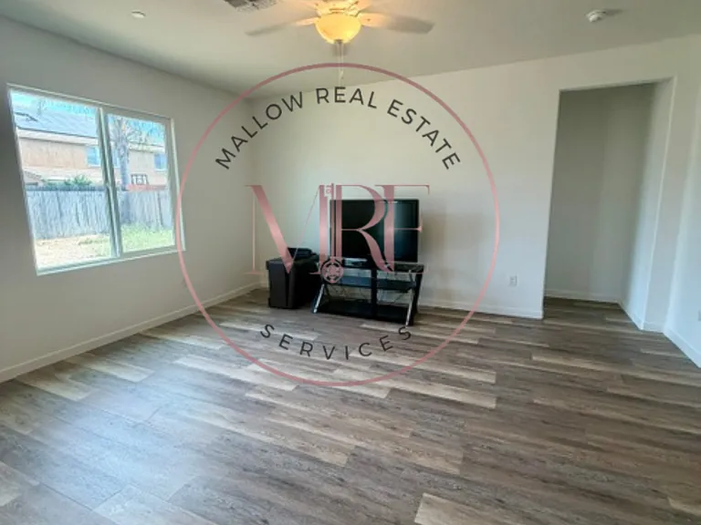 1451 Dunwoody Dr — Photo 9
