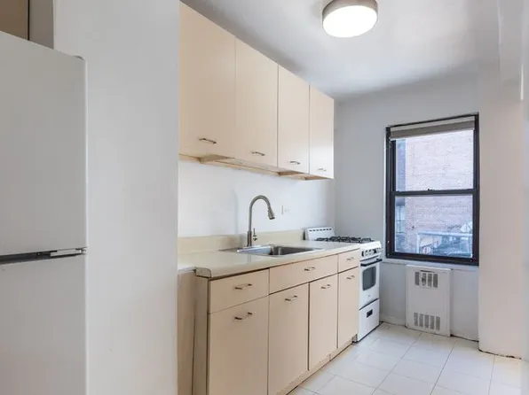 140 East 56th Street image 4 of 4