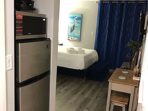 3rd image of 34 Forest Beach Dr APT D-20