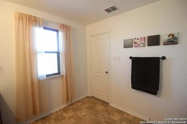 1407 Blue Jay Ct — Photo 17
