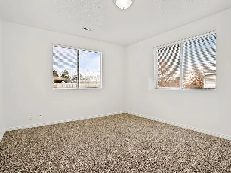 Highland Pointe Apartments — Photo 7