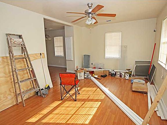 2nd image of 4801 Longfellow Dr