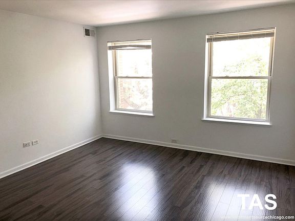 5th image of 932 W Carmen Ave #2S