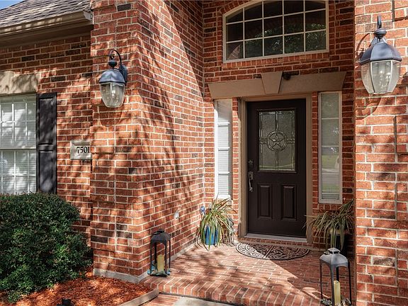 3rd image of 7501 Lourdes St