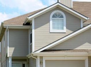 5841 NW Plantation Ln, Lees Summit, MO 64064