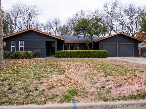 4008 NW Meadowbrook Dr, Lawton, OK 73505