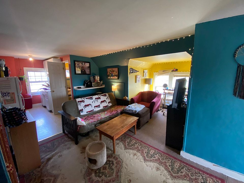 1st image of 695 Richmond Ave #3