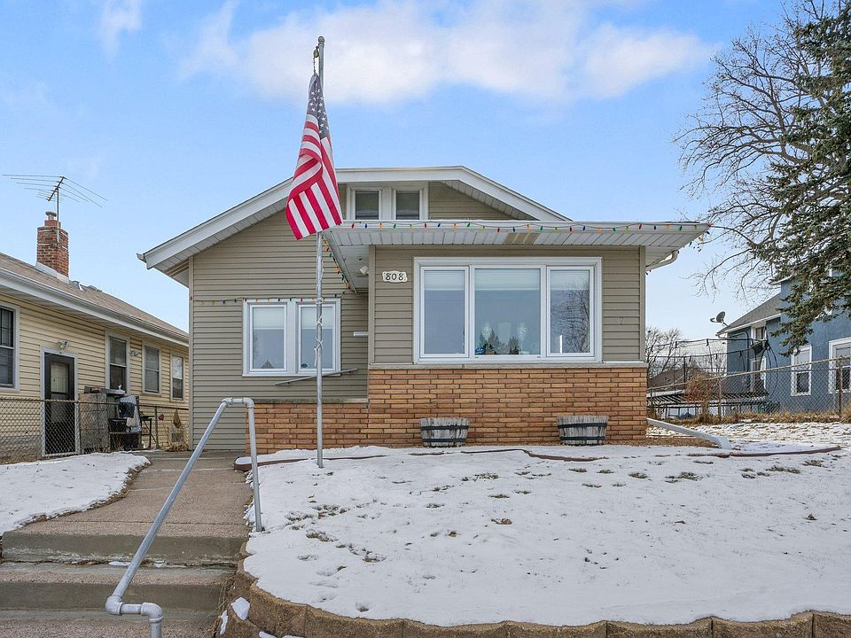 1st image of 808 Hyacinth Ave E