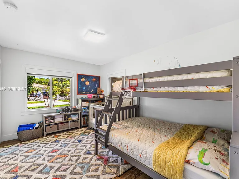 1531 Consolata Ave — Photo 33