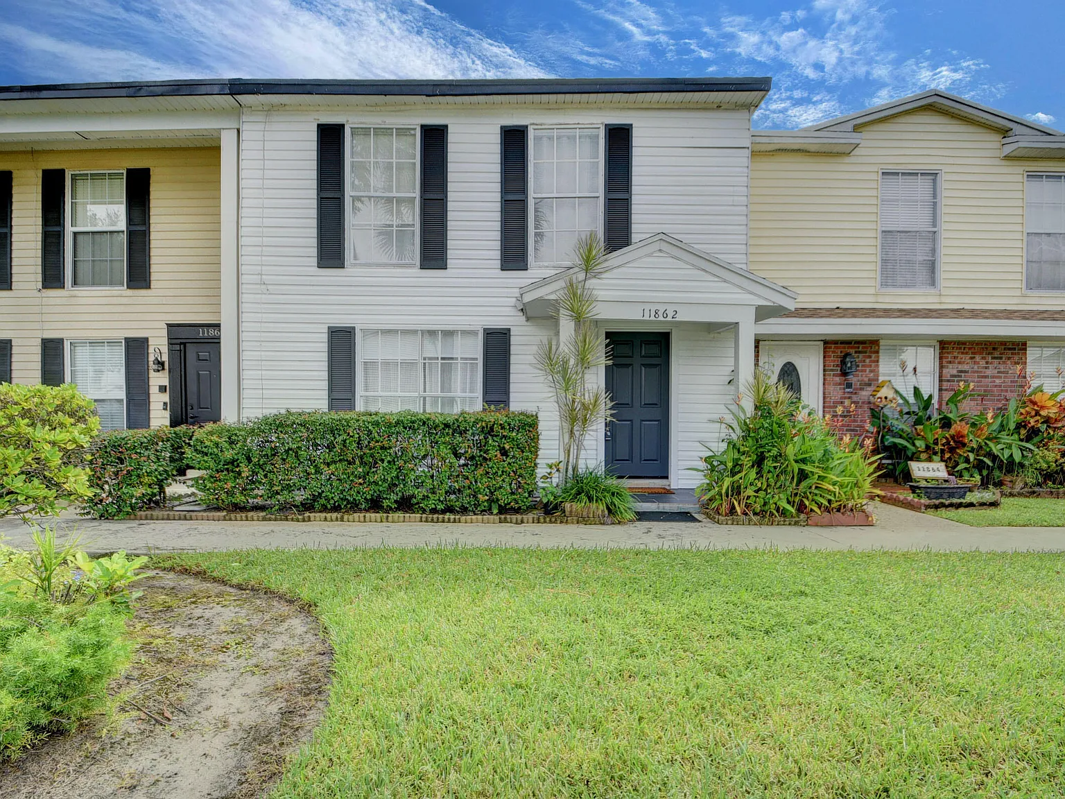 3 bed, 2.5 bath, 1320 sqft, $2,800 — Photo 1
