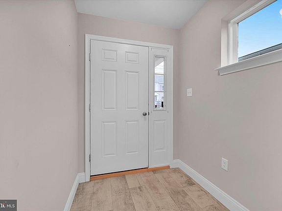 5th image of 130 S Franklin St