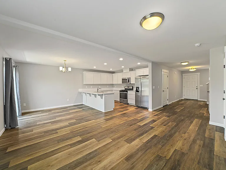 877 SE Anchor Ave #A — Photo 4
