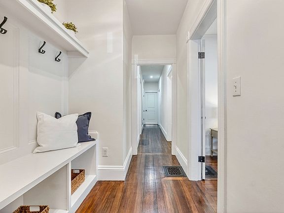 5th image of 58 Franklin St #58