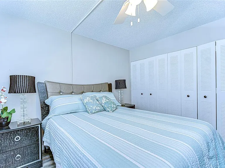 13870 Oakwood Ln — Photo 23