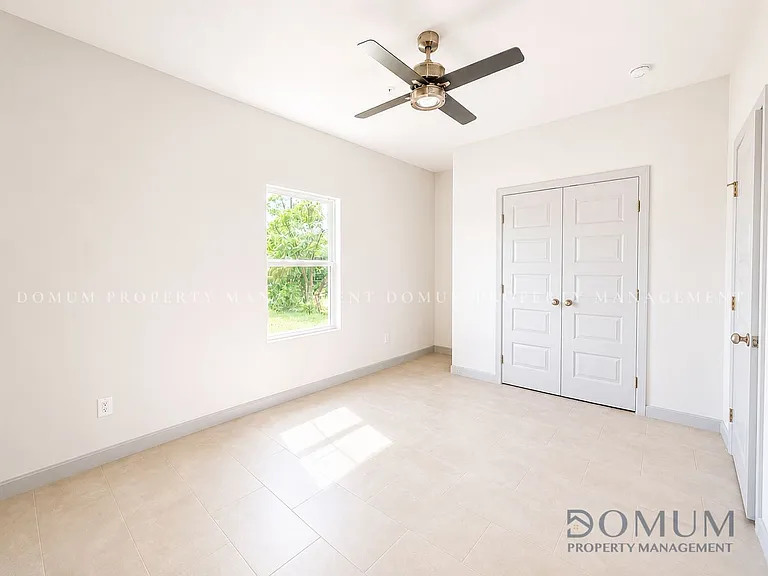 921 Jay Ave #11 — Photo 6