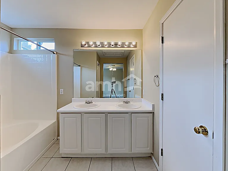 9595 Canberra Dr — Photo 12