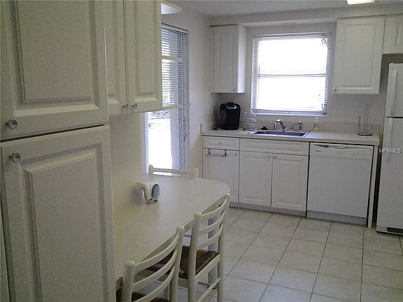 5th image of 3309 Kenmore Dr