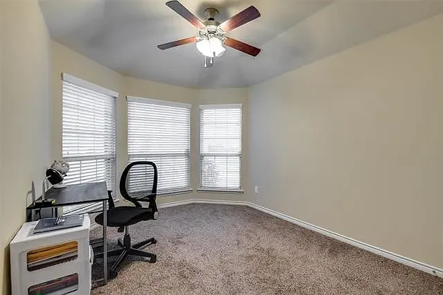 800 Laredo Ct — Photo 9