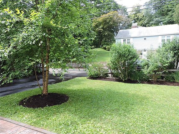 3rd image of 14 Woodlawn Ave