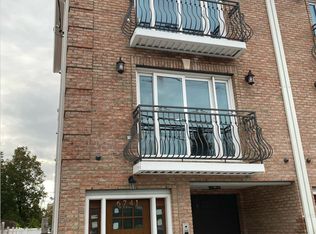 6741 73rd Pl, Middle Village, NY 11379