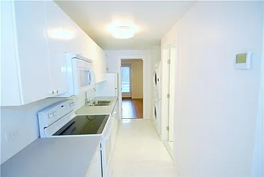 Rented by R New York