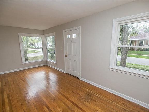 3rd image of 3179 Wilson St