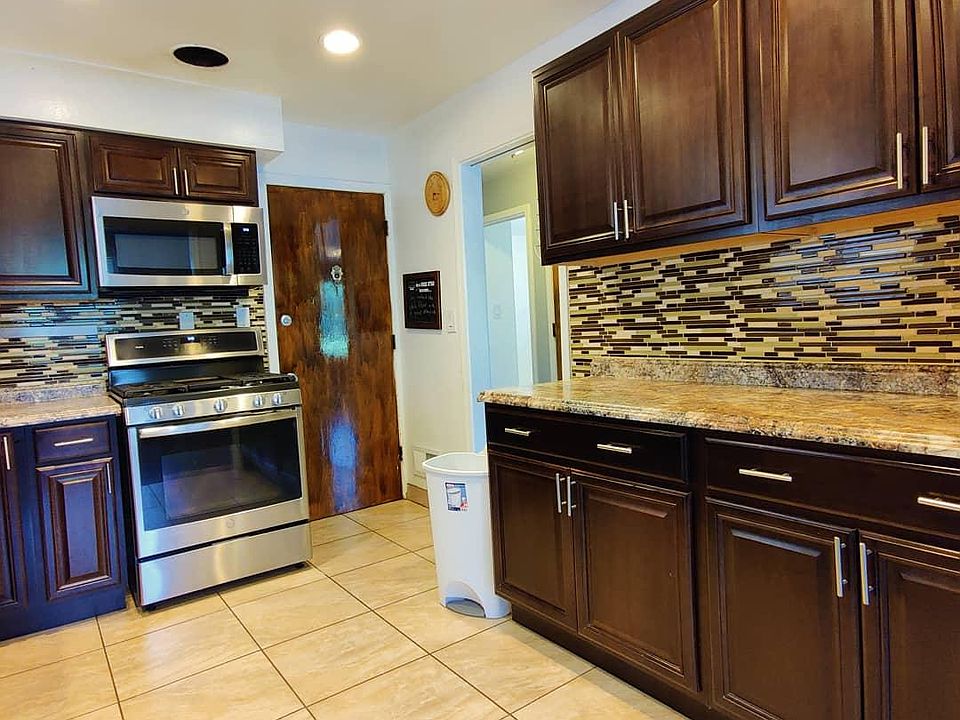 1st image of 9058 Bennett Ave #1