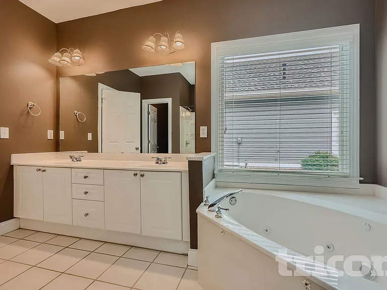 1231 Brentwood Ct — Photo 17
