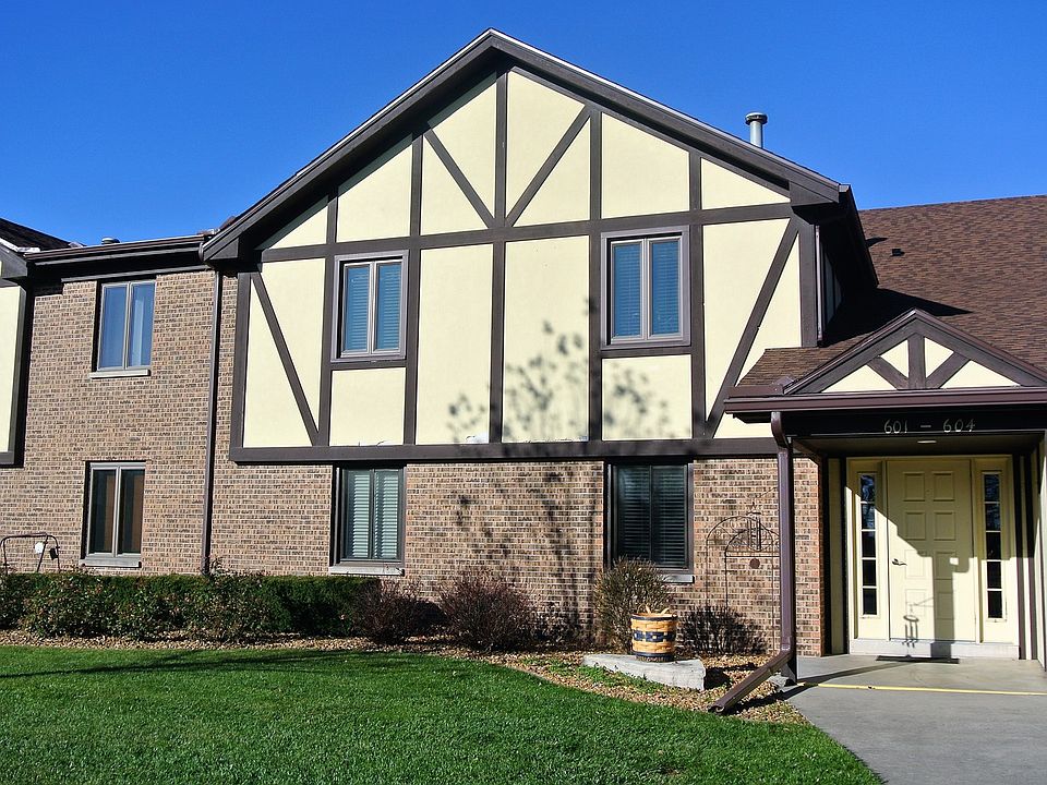 1st image of 602 Carol Ct #D2