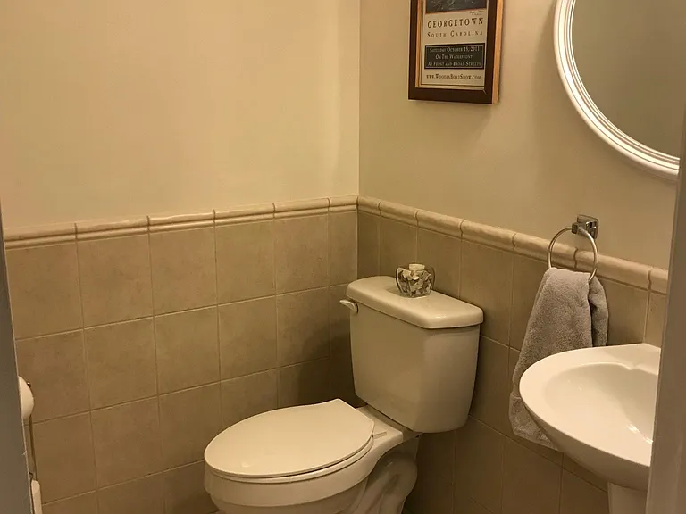 902 Beresford Ct — Photo 12