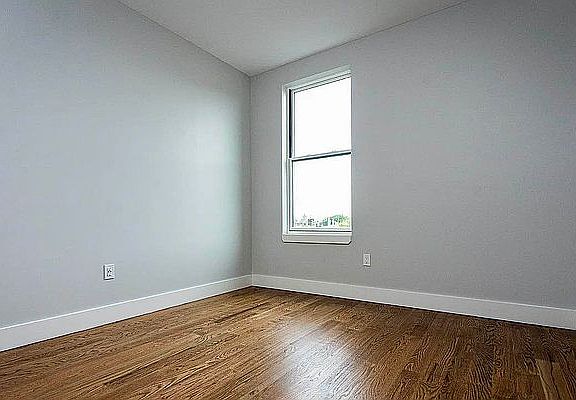 4th image of 1354 Jefferson Ave #2J