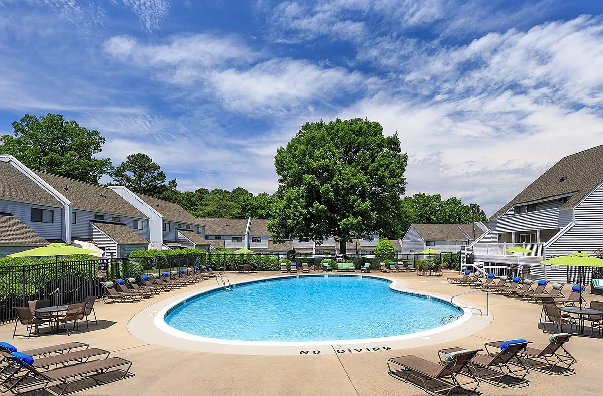 Building Photo - Villas at Cedarhurst