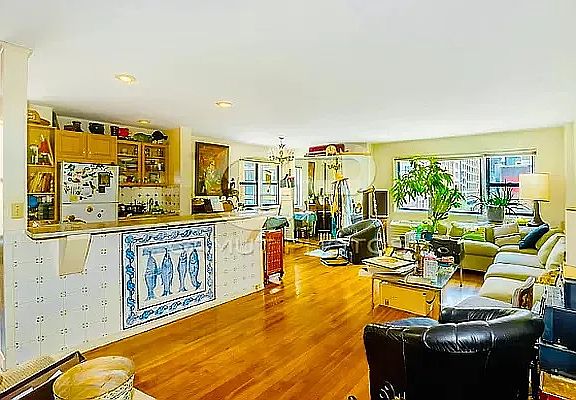 2nd image of 140 7th Ave APT 6F