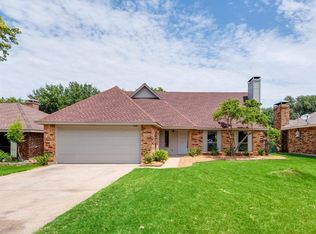 660 E Brookside Dr, Cedar Hill, TX 75104