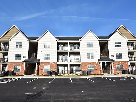 The Berkeley at Medford Pointe is a garden-style apartment community that offers 1 and 2 bedroom apartments in 3-story buildings.