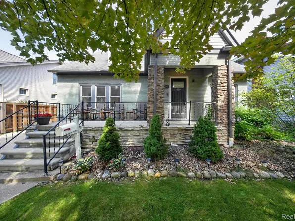 224 W Maplehurst St, Ferndale, MI 48220