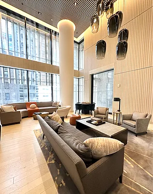 Rented by The Selita Agency | media 18